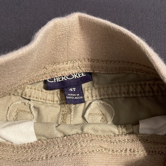 Cherokee boys 4T tan shorts. Elastic waste. - Picture 2 of 3